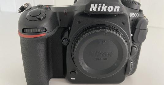 Fotocamera Nikon D500 in perfette condizioni Fotocamera Nikon D500 in perfette condizioni