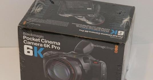 Blackmagic Design Pocket Cinema Camera 6K Pro - SCATOLA SIGILLATA Blackmagic Design Pocket Cinema Camera 6K Pro - SCATOLA SIGILLATA