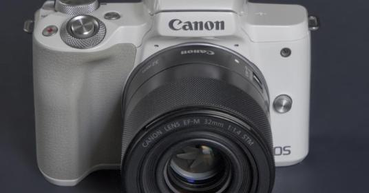 Canon EOS M50 + EF-M 32MM F1.4 STM (+ accessori)
