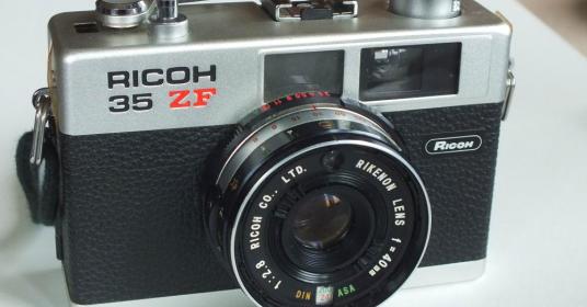 fotocamera Ricoh ZF 35