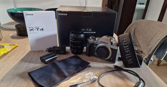 Fujifilm X-T4 + XF18-55mm F2.8-4 R LM OIS Silver Fujifilm X-T4 + XF18-55mm F2.8-4 R LM OIS Silver