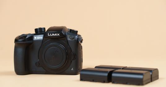 PANASONIC GH5 + 4 BATTERIE + CARICATORE DOPPIO PANASONIC GH5 + 4 BATTERIE + CARICATORE DOPPIO