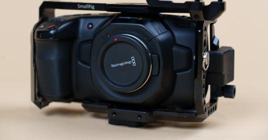 BLACKMAGIC POCKET CINEMA 4K + 4 BATTERIE BLACKMAGIC POCKET CINEMA 4K + 4 BATTERIE