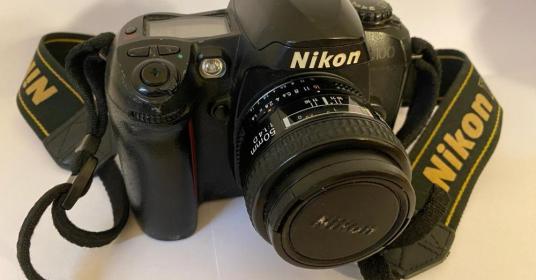 NIKON D100 NIKON D100