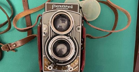 MEOPTA FLEXARET VI obiett. Meopta Belar 3.5/80 con custodia in cuoio e doppia cinghia MEOPTA FLEXARET VI obiett. Meopta Belar 3.5/80 con custodia in cuoio e doppia cinghia