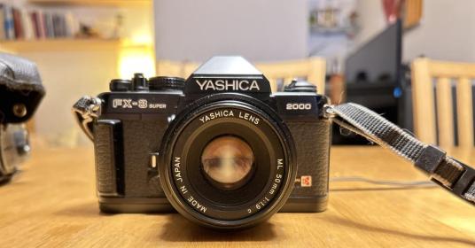 YASHICA FX3 SUPER 2000