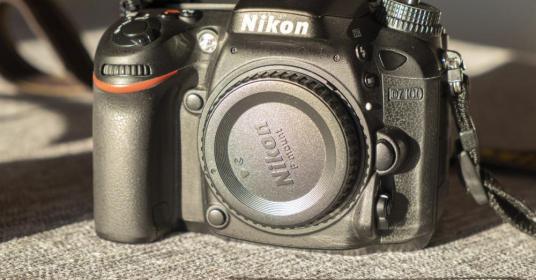 Fotocamera Nikon 7100 ed obiettivo Nikkor 18 105 3,5-5,6 G DX SWM VR Aspherical in Kit Fotocamera Nikon 7100 ed obiettivo Nikkor 18 105 3,5-5,6 G DX SWM VR Aspherical in Kit