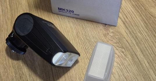 vendo flash Meike MK320 (specifico per Fujifilm) vendo flash Meike MK320 (specifico per Fujifilm)