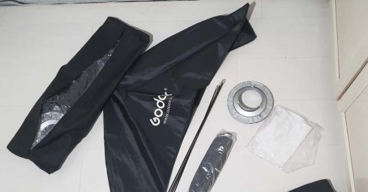 Coppia Godox Stripbox 30x120 cm attacco Bowens Coppia Godox Stripbox 30x120 cm attacco Bowens