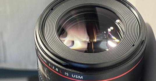 Canon EF 100 mm 1:2.8 L IS USM Canon EF 100 mm 1:2.8 L IS USM