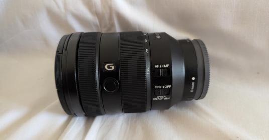 Sony FE 24-105mm f/4 G OSS — Mai utilizzato — Scatola originale completa Sony FE 24-105mm f/4 G OSS — Mai utilizzato — Scatola originale completa